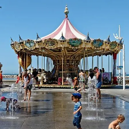 Hébergement de vacances Maison Le Grau-du-roi, 3 Pièces, 6 Personnes - Fr-1-307-180 *